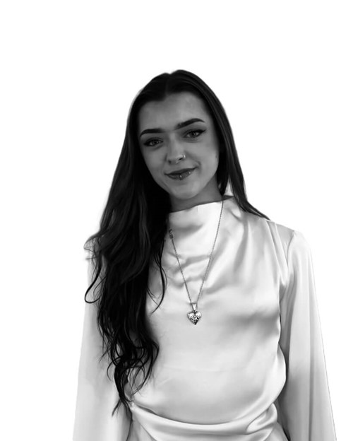  Georgie Thain Consultant